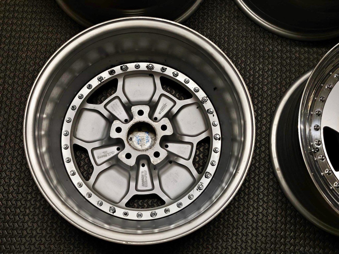 Staggered 3-Piece 17″ AMG Aero III Wheels by O.Z. Racing - Image 2