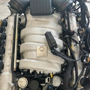Alternative view of Mercedes-Benz C63 AMG W204 Engine