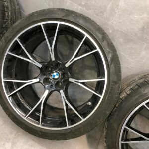 Alternative view of OEM BMW M5 F90 LCI wheel set