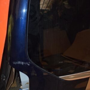 Alternative view of Mercedes-Benz V-Class W447 tailgate