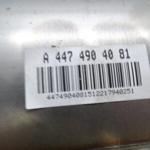 Alternative view of Mercedes-Benz catalytic converter