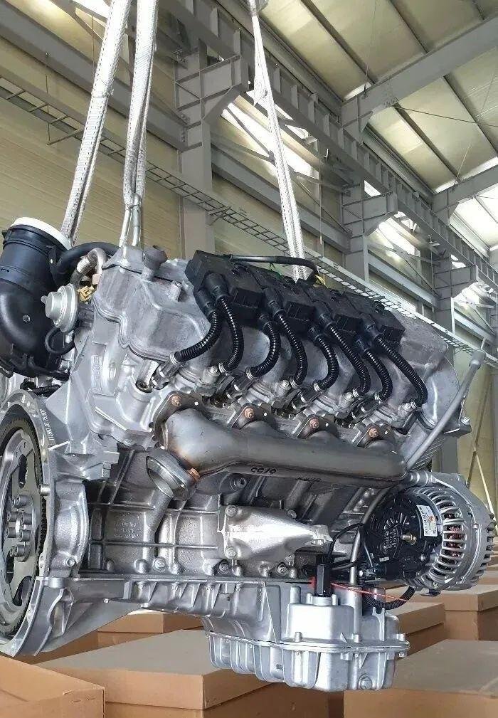 Mercedes-Benz M113 V8 Engine - Image 3
