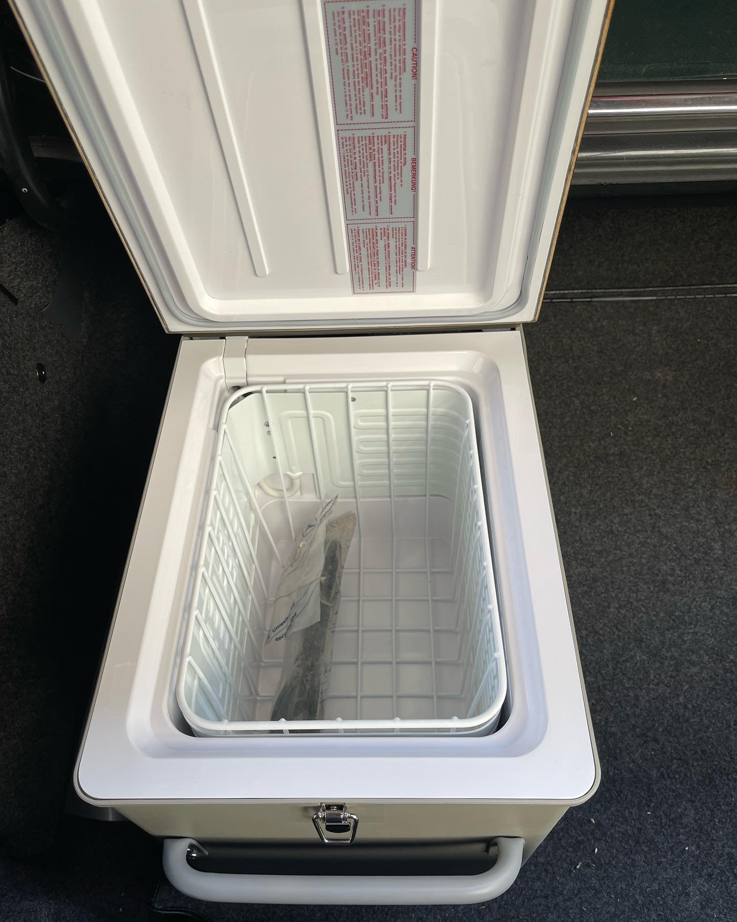 Mercedes-Benz Classic Car Refrigerator - Image 5