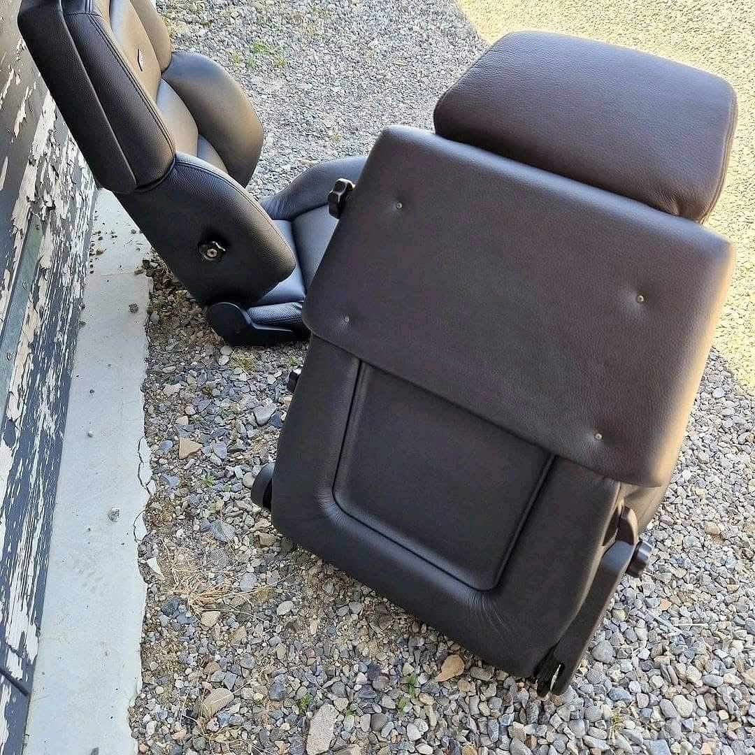 RECARO CSE Black Leather Seats - Image 4