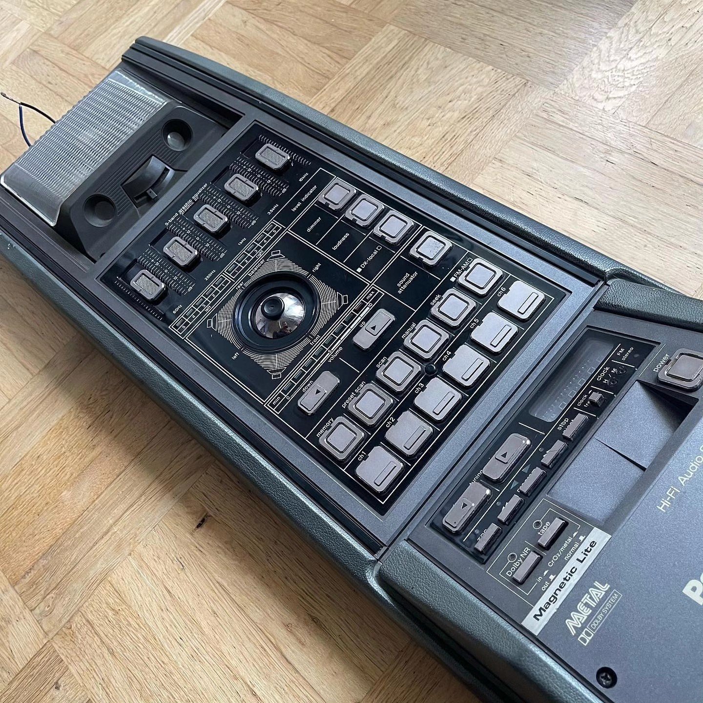 Panasonic Cockpit RM710 Radio for Mercedes-Benz - Image 2