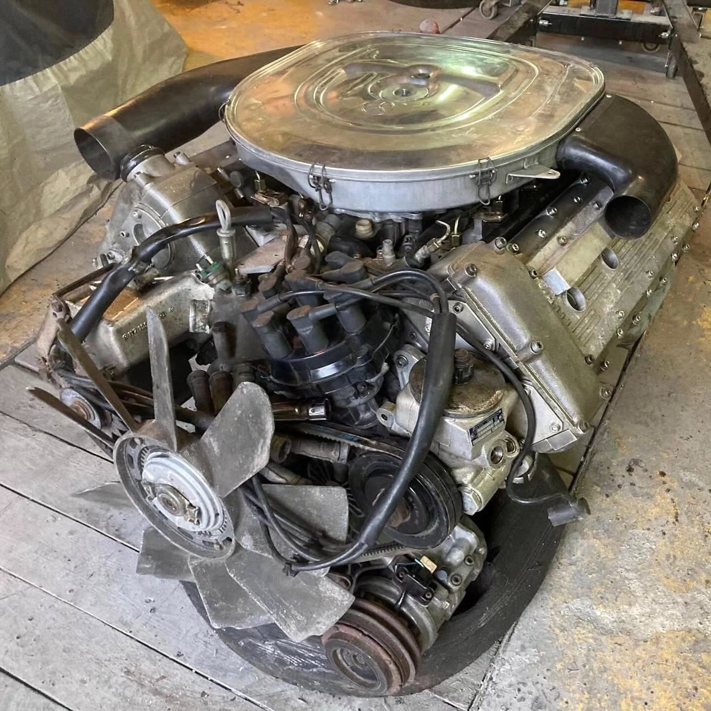 Original AMG M117 4V Engine from Mercedes-Benz C126 SEC - Image 2