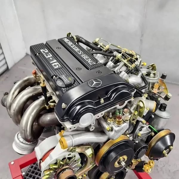 Mercedes-Benz M102 2.3 16 Cosworth Engine - Image 7