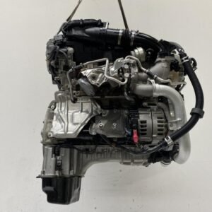 Alternative view of Mercedes E-Class engine 400 3.0i V6 Bi-Turbo — 2015 — 276.820