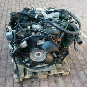 Alternative view of Genuine Mercedes-Benz OM642 3.0 CDI V6 Diesel Engine