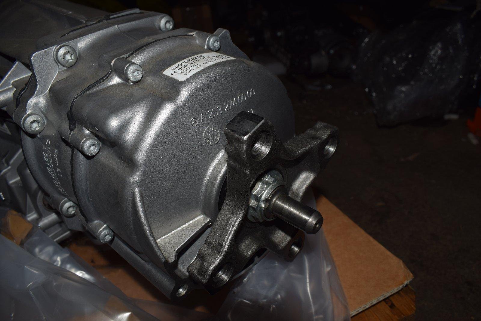 New Original Mercedes W447 7G-Tronic Plus Transmission – AWD 4MATIC – A4472707400 - Image 3
