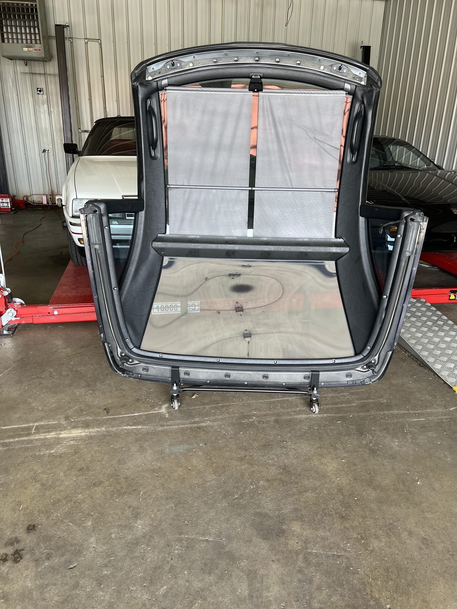 Mercedes-Benz R129 Panoramic Glass Hardtop - Image 4