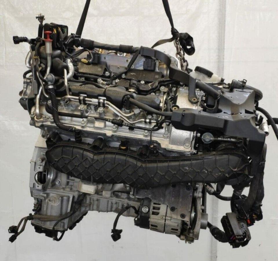 Mercedes GLC 63 AMG Engine - Image 6