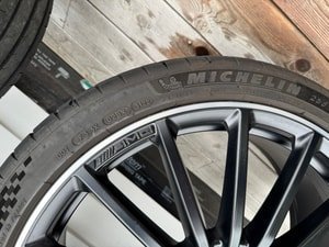 Alternative view of OEM 21″ Mercedes-Benz X156 GLA AMG Wheels