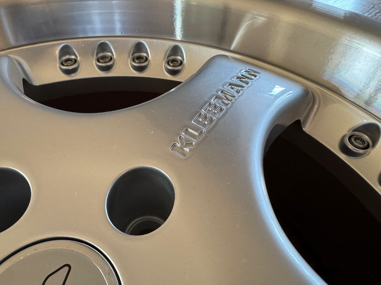 W124 17″ AMG Aero II Monoblock Wheels - Image 12
