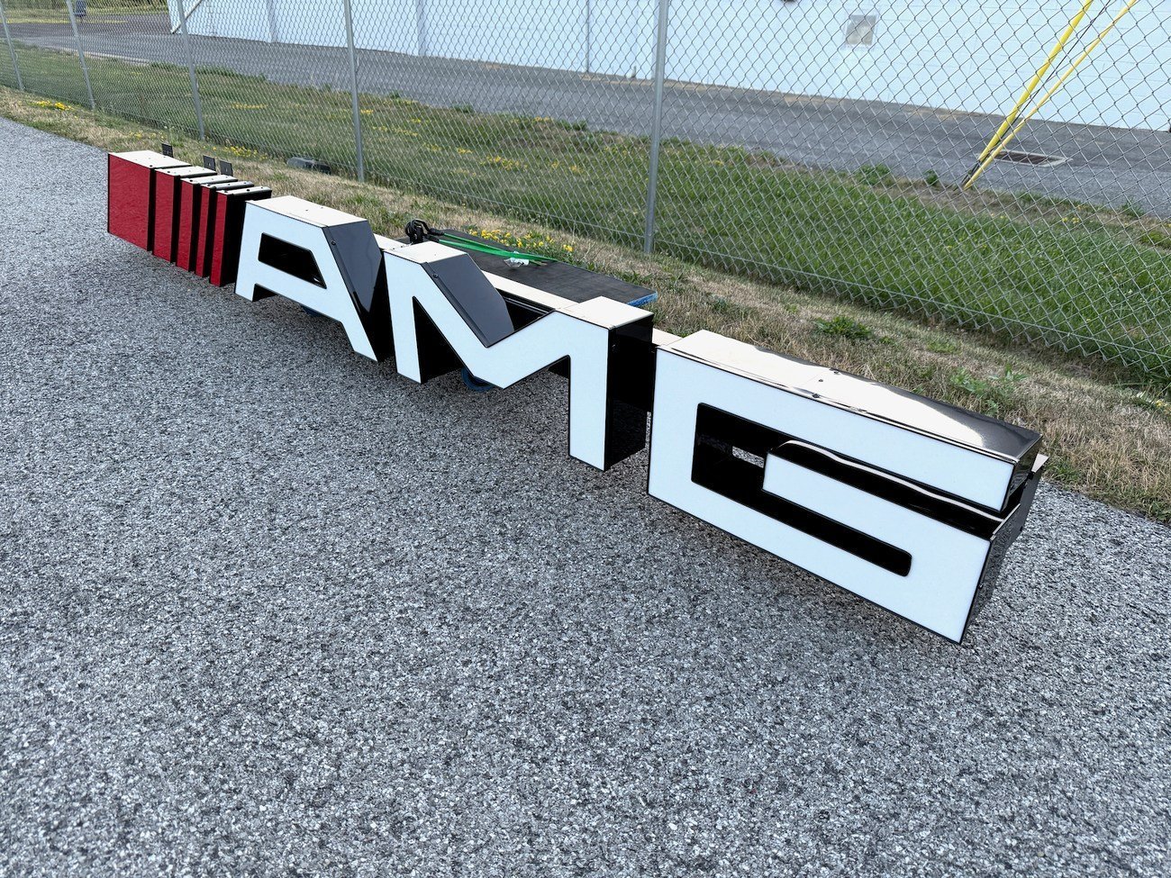 Mercedes-AMG illuminated sign - Image 8