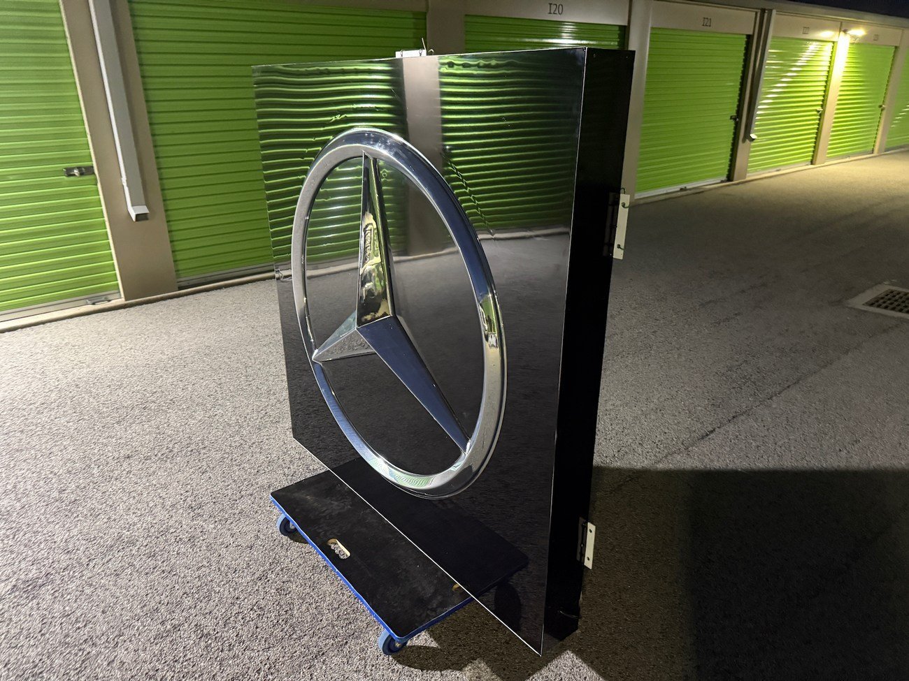 Original Mercedes-Benz Illuminated Dealer Logo Sign - Image 3