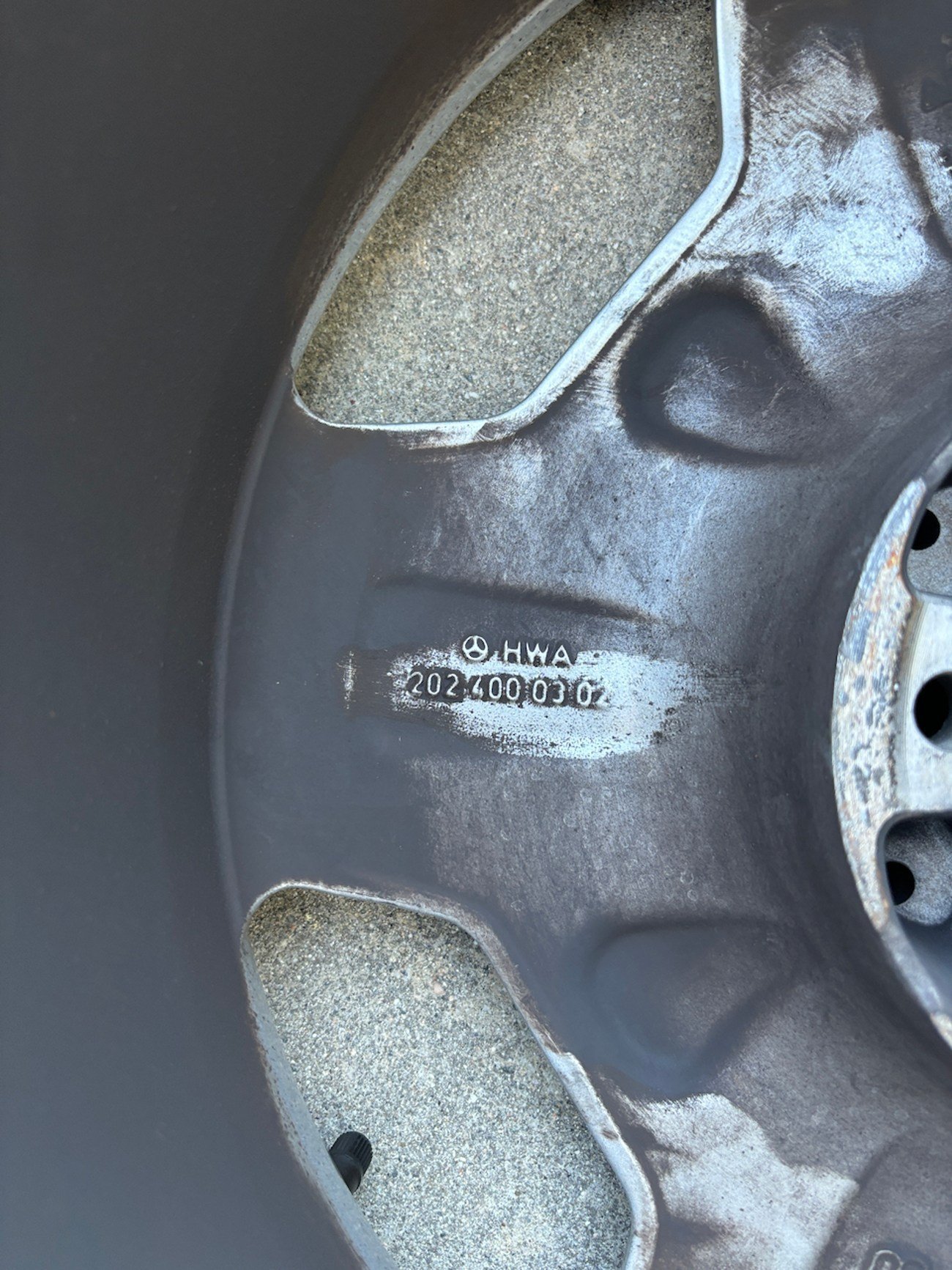 17″ AMG Aero II Monoblock Wheels with Pirelli Tires - Image 6