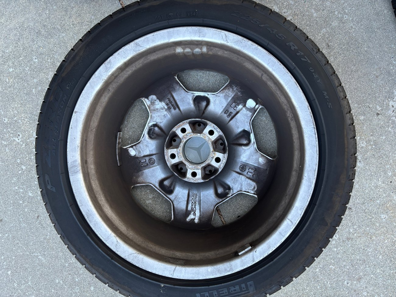 17″ AMG Aero II Monoblock Wheels with Pirelli Tires - Image 10