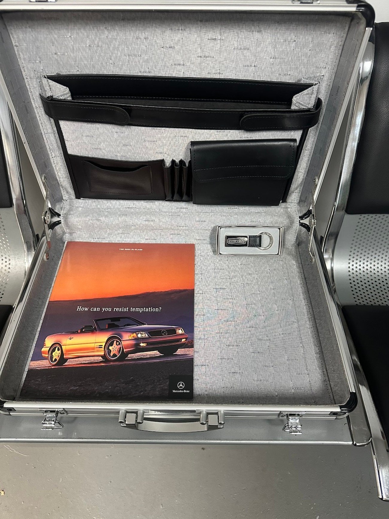 R129 SL Silver Arrow Aluminum Briefcase - Image 14