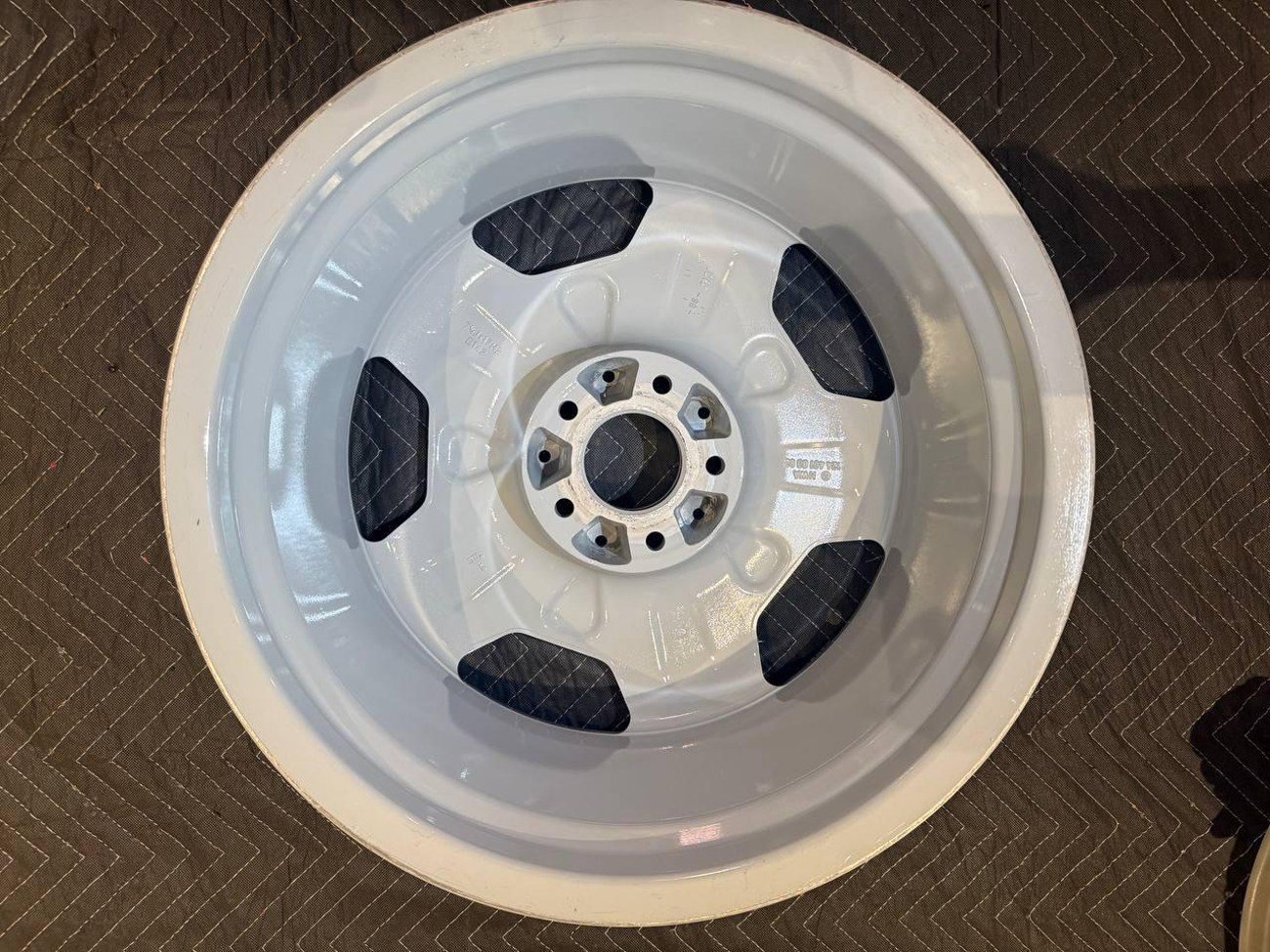 W124 17″ AMG Aero II Monoblock Wheels - Image 5