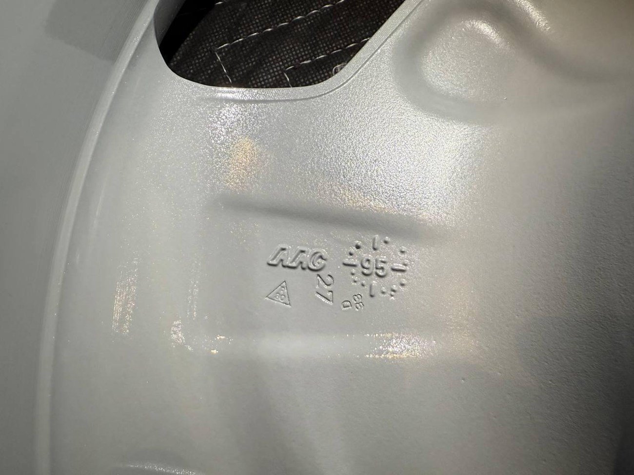 W124 17″ AMG Aero II Monoblock Wheels - Image 4